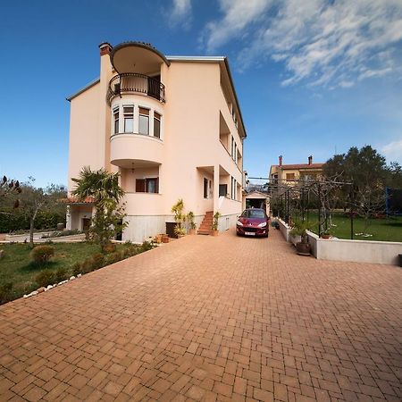 Apartment Duketis Ровінь Екстер'єр фото