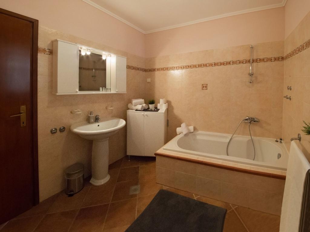 Apartment Duketis Ровінь Екстер'єр фото