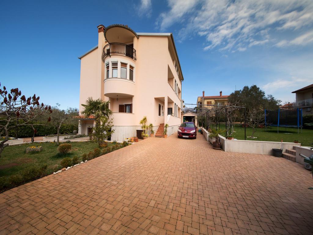 Apartment Duketis Ровінь Екстер'єр фото